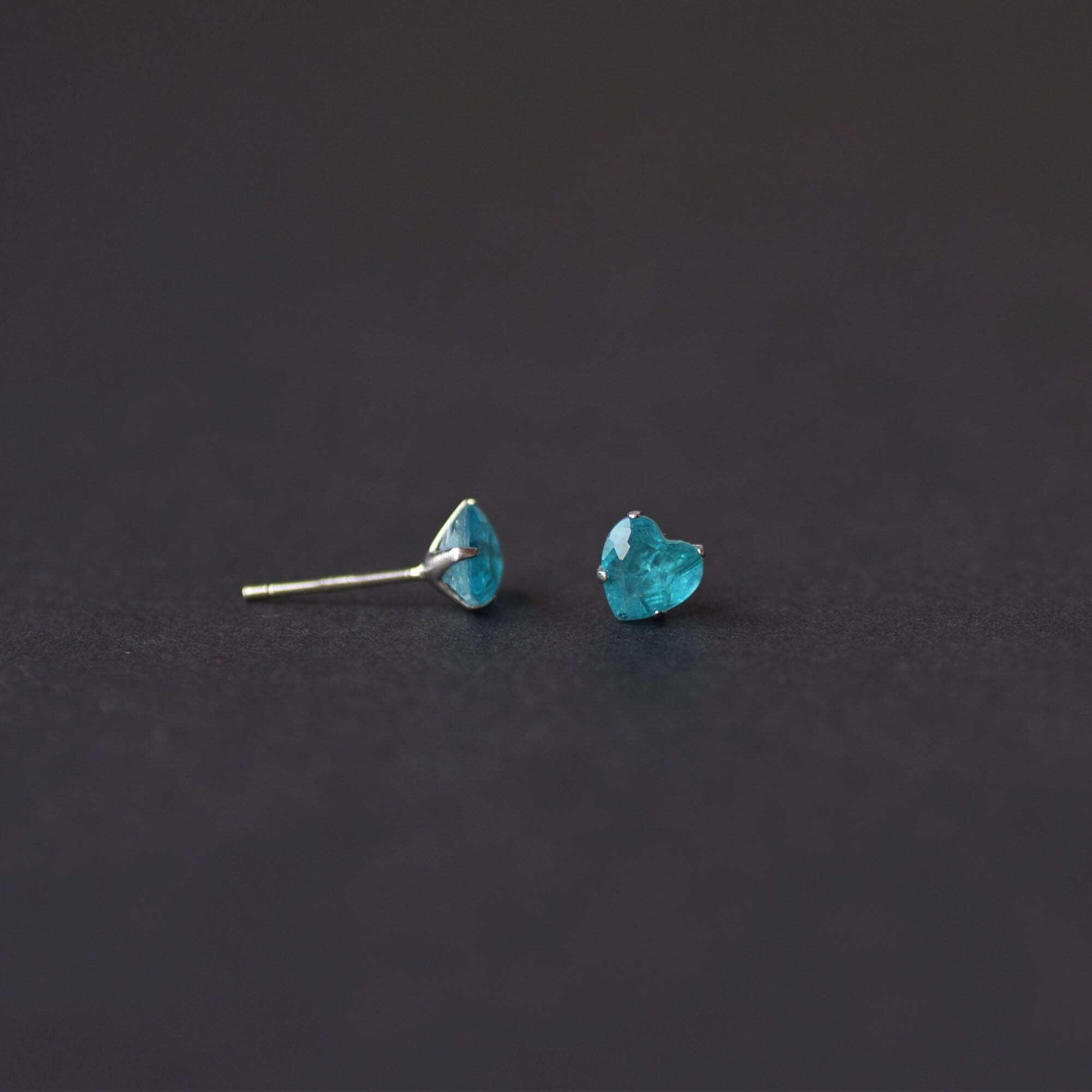 パライバトルマリンブルースタッドピアス、ハートピアス、シルバー 