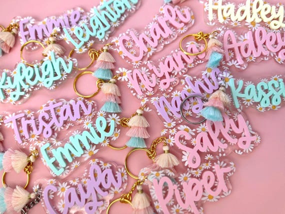 Daisy Personalized Keychain: Acrylic Name Tag, Tassel Bag Charm