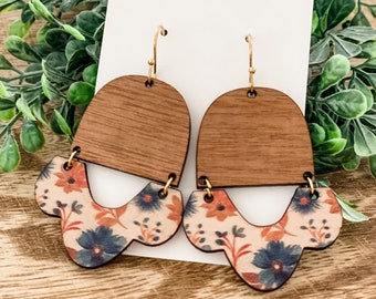 Flower earring, wood earring, fall earrings, botanical jewelry,  floral, boho earrings, leather earrings, arch earring, dangle earring