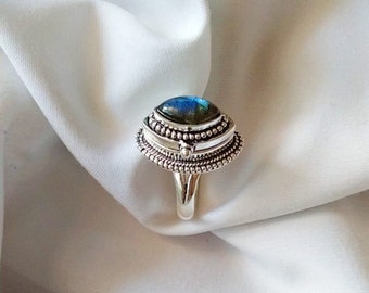 Labradorite Ring,Natural Labradorite Compartment Ring,Box Ring,Compartment Ring,Locket Ring,Labradorite Ring,925 Sterling Silver Ring,