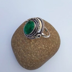 Poison ring,Emerald Poison Ring,Poisoner Ring,Compartment Ring,Locket Ring,Green Stone Poison Ring,925 Sterling Silver Ring.