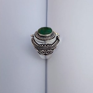 Green Emerald Gemstone Silver Locket Ring,Pill Box Ring,Compartment Ring,Hanmade Ring,Medicine Ring,925 Sterling Silver Ring.