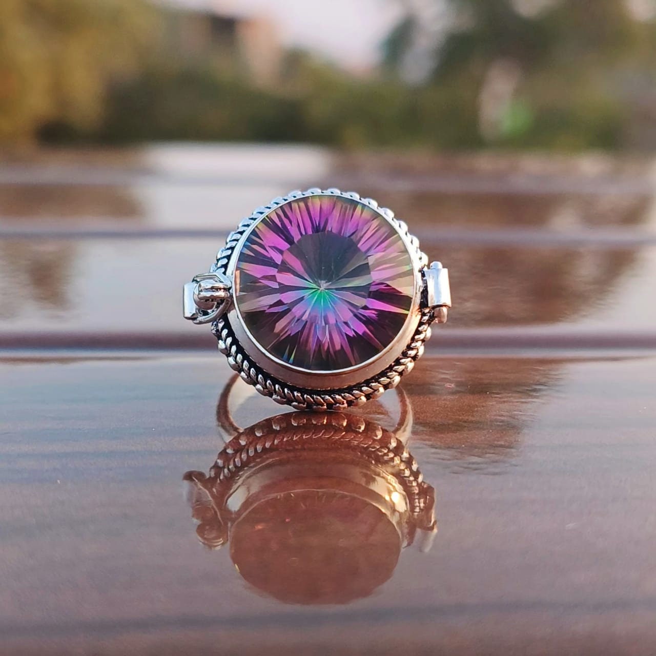 Cabochon Ovale En Topaze Mystique Arc-en-ciel - 12,60 Carats - Pierre Naturelle Traitée - Pour Bijoux