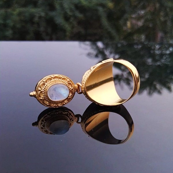 Moonstone Poison Ring,24kt Gold Plated Poison Ring,Handmade Compartment Ring,Secret Message Box Ring,Natural Rainbow Moonstone Gemstone Ring