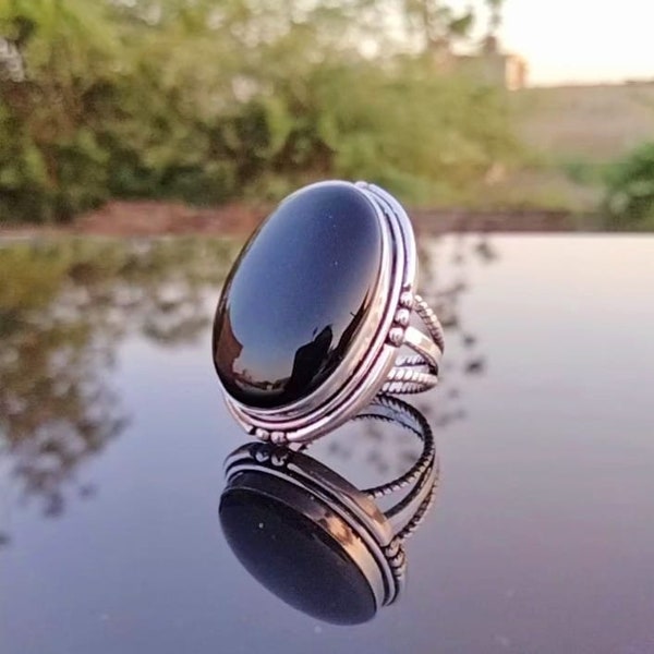 Bague en onyx noir, bague décorative faite main, bague unie de forme ovale en onyx noir véritable, bague en argent sterling 925, bague cadeau pour elle,