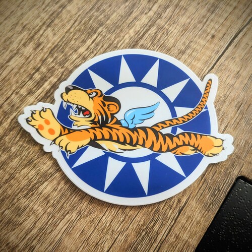 Sticker haute qualité Tigres volants de 4 po de large