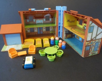 Vintage 1980 Fisher Price #952 Little People Brown Roof Tudor House with Accessories