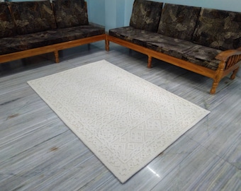 Contemporary Wool Rug, Hand-Tufted, White (4x6 Feet)