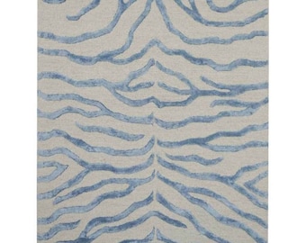 Bamboo Silk Rug, New Apartment Gift, Floorcloth, TIGER Printed Rug, Minimalist Blue And White Panther Style Transitional WOOL RUG 5X8 ft
