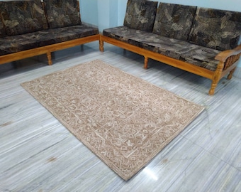 Hand-Tufted Wool Rug, Modern White (4x6 Feet)