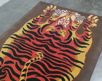 Artistic Tiger rug, Hand-Tufted New Zealand Wool Tiger Rug – Light Orange Animal Print Home Decor