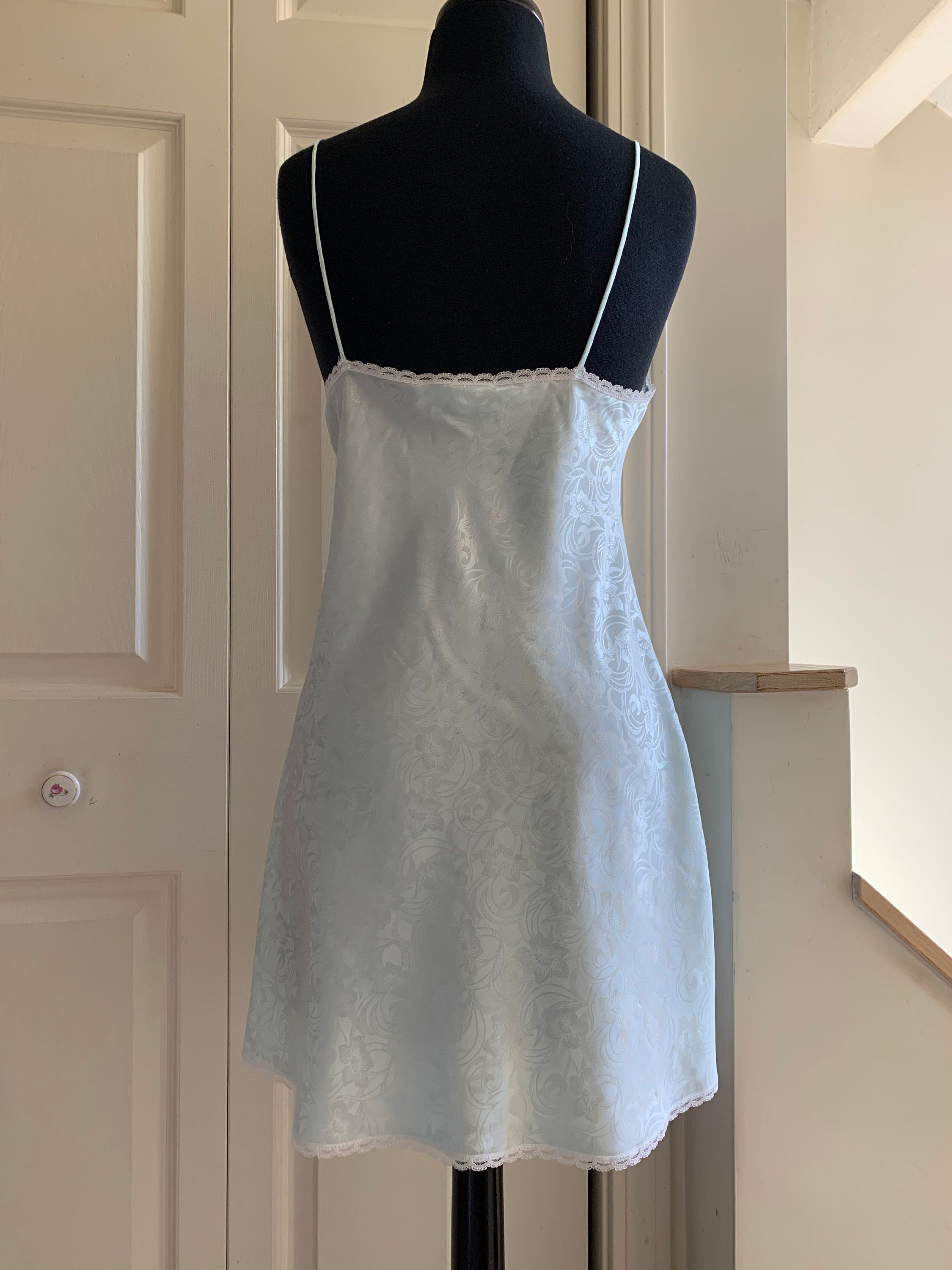 The Perfect Summer Chemise: Sewing Tutorial For Beginners - 08ya7tl