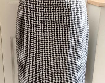 Vintage Victoria’s Secret Houndstooth Check Pencil Skirt