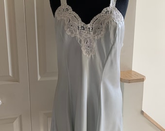 Vintage Chemise-style Nightdress