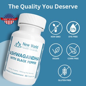 Puede incluir: Botella blanca con una etiqueta azul que dice "New World health brands. Ashwagandha with Black Pepper 30 Day Supply - 1310mg Per Serving Dietary Supplement 60 Capsules". La botella est&aacute; sobre un fondo azul con iconos que dicen "Non GMO", "Dye Free", "Vegan", "Corn Free", y "Gluten Free".