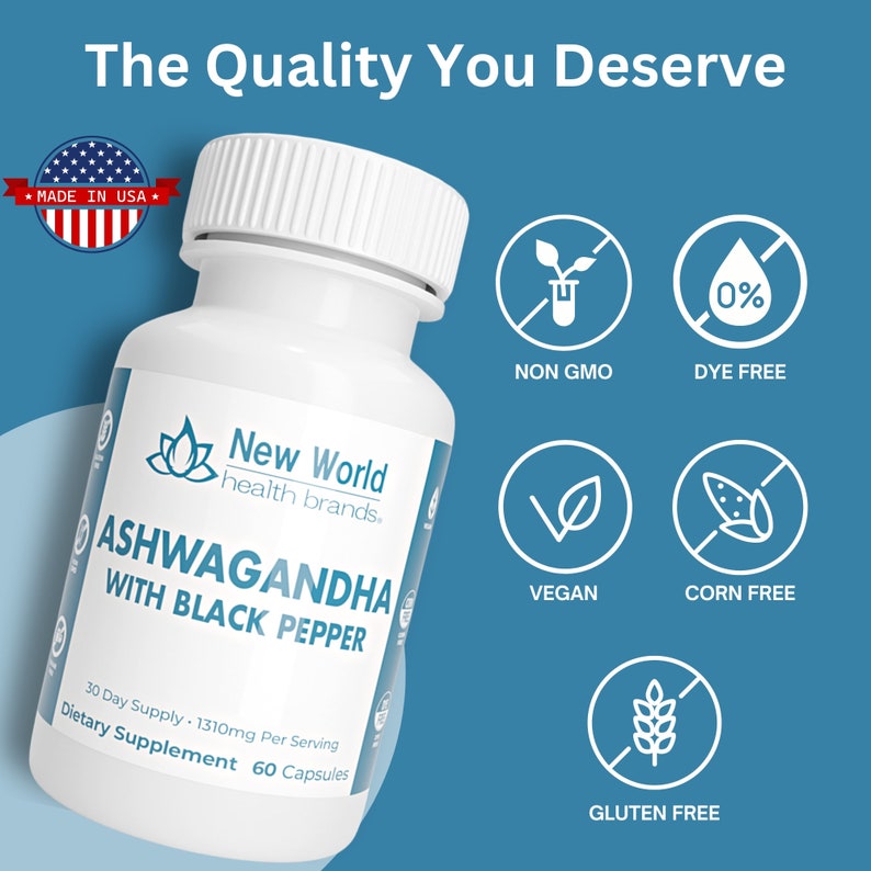 Puede incluir: Botella blanca con una etiqueta azul que dice "New World health brands. Ashwagandha with Black Pepper 30 Day Supply - 1310mg Per Serving Dietary Supplement 60 Capsules". La botella est&aacute; sobre un fondo azul con iconos que dicen "Non GMO", "Dye Free", "Vegan", "Corn Free", y "Gluten Free".