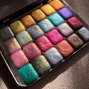Shimmer watercolor set Metallic paint for artist mica watercolour set for painter 24 half pans gift set for creative watercolor paint set
