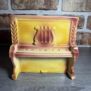 Vtg Piano Shaped Ceramic Planter Pot, Glossy Yellow & Pink Music Theme