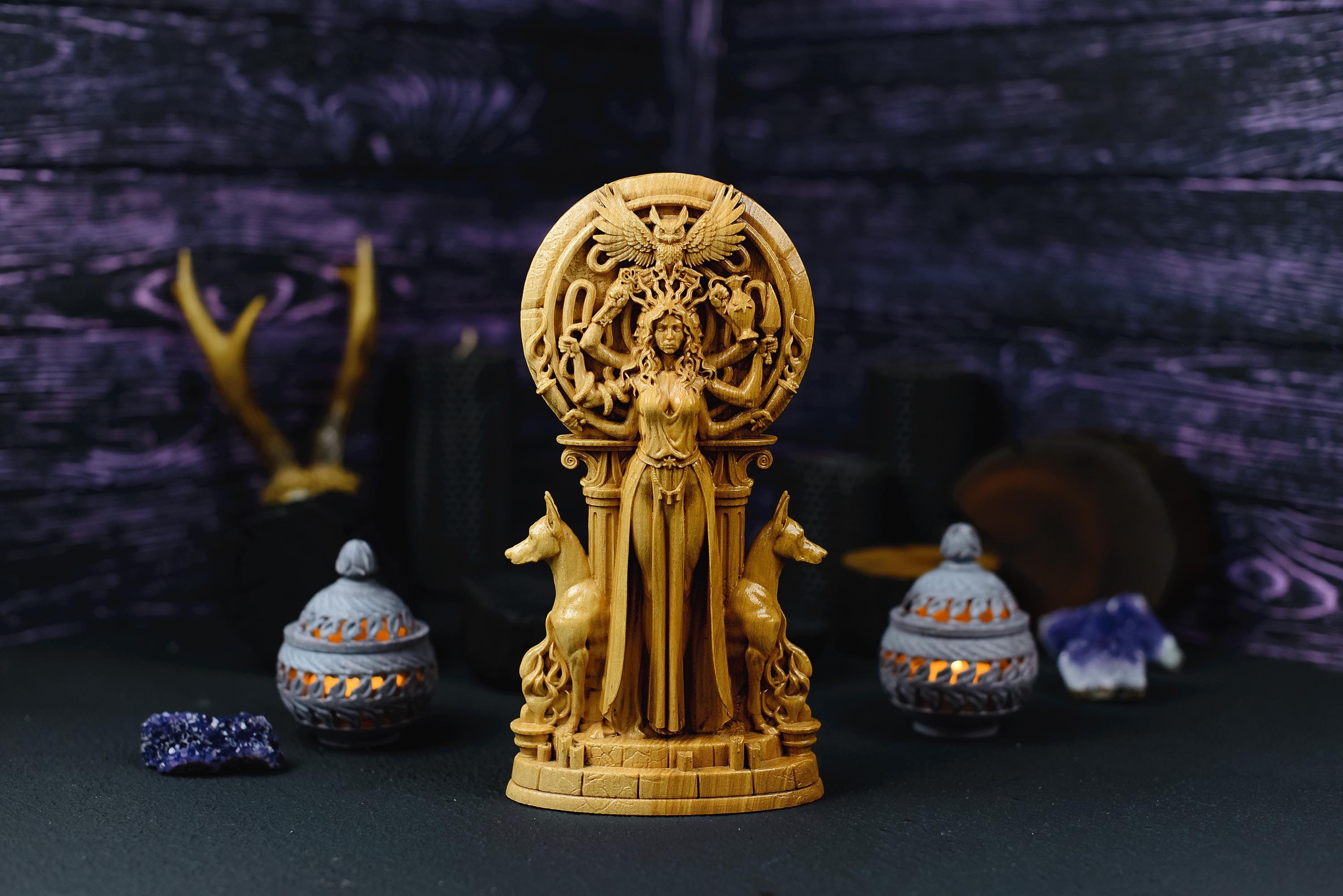 Hecate statue - Etsy 日本