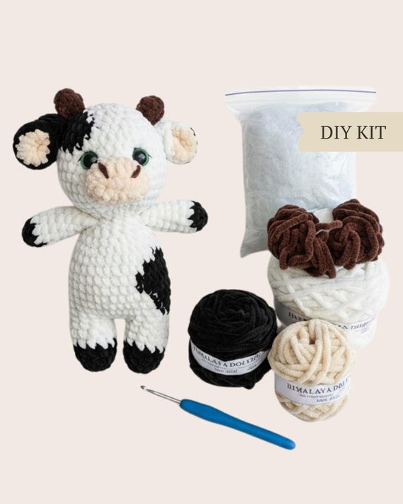 Plush Cow Crochet Kit with Pattern and Materials, Beginner Friendly DIY Toy for Cozy Craft Evenings