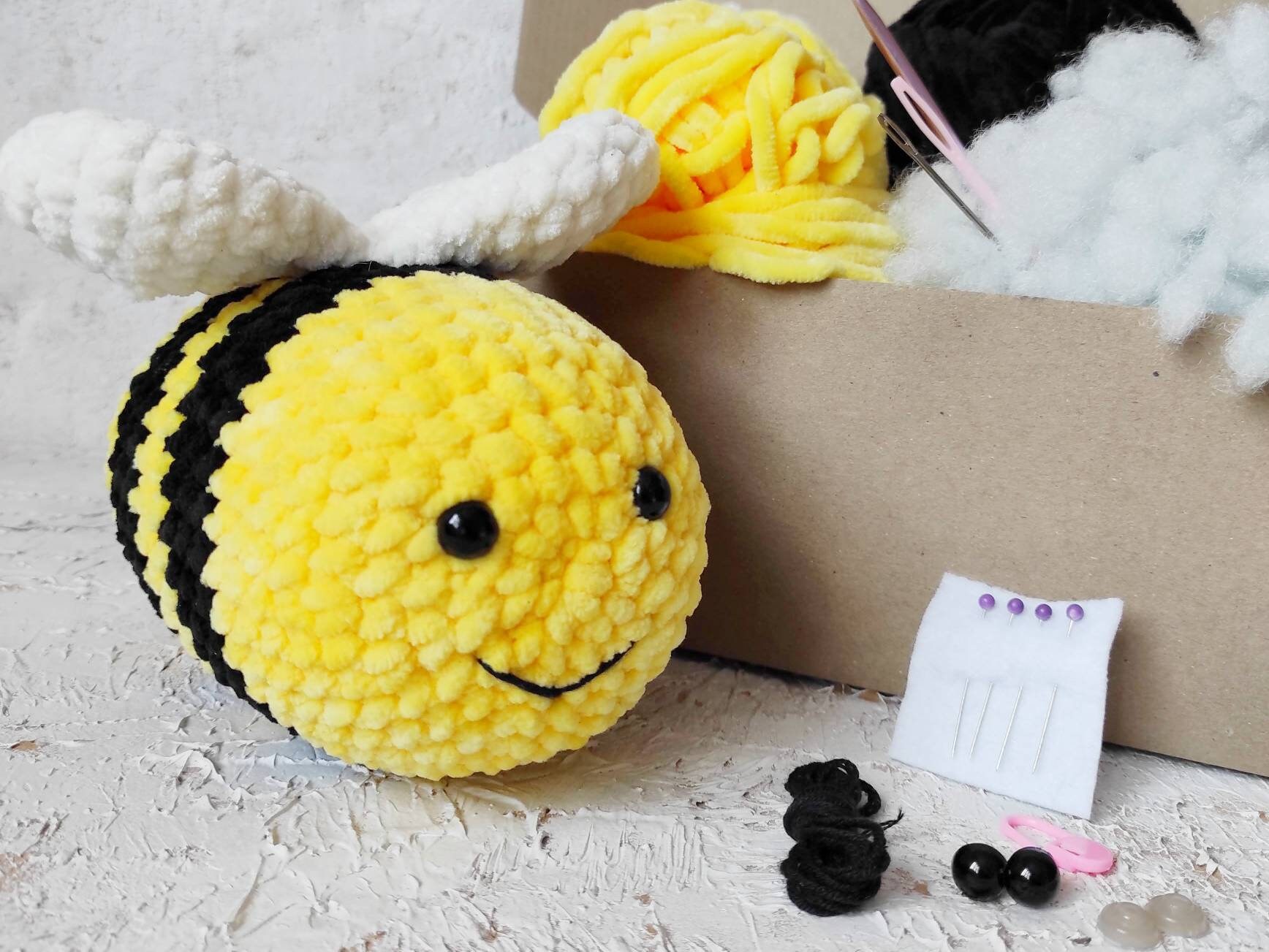 Bee crochet kit Beginner crochet patterns amigurumi bee Etsy