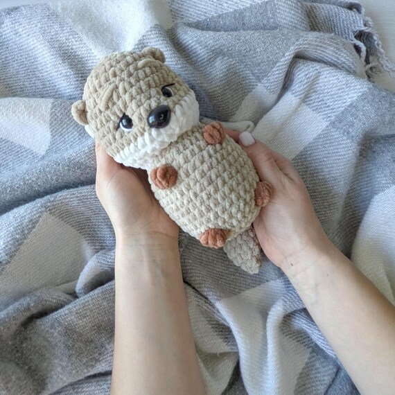 縫わないかぎ針編みのカワウソの編み図：ぬいぐるみの編みぐるみ（PDF
