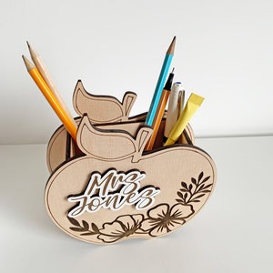 Apple Shape Pencil organizer SVG, Teacher appreciation gift, Desk pen holder, Laser cut file, Gift for Teachers, Digital glowforge files image 4