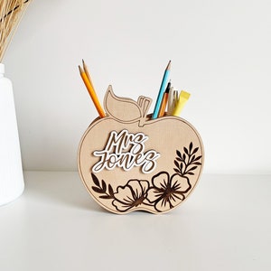 Apple Shape Pencil organizer SVG, Teacher appreciation gift, Desk pen holder, Laser cut file, Gift for Teachers, Digital glowforge files image 2