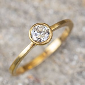18k Diamond Ring, 0.35ct Natural Diamond Ring, Solitaire Diamond Ring in 18k Yellow Gold