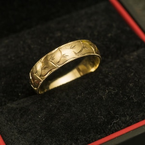 Hand Engraved Wedding Band, Handmade Wedding Band, Laurel Leaf Engraved Band, 14k Wedding Band, 18k Wedding Band