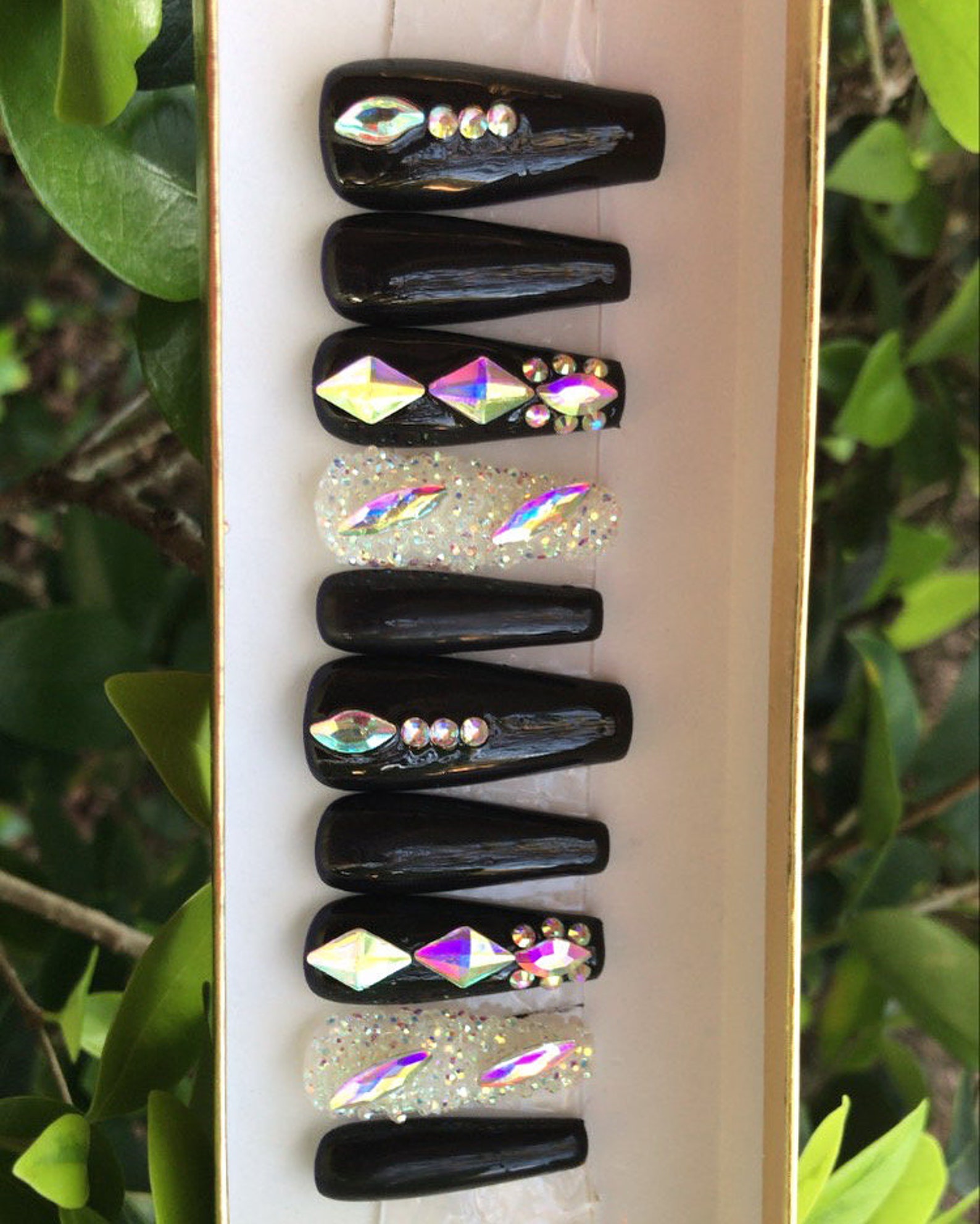 Luxury Press On Nails: And Claws - v15mzus