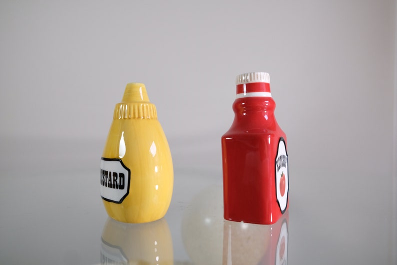 Vtg Ketchup and Mustard Condiment Set MCM Salt and Pepper Shakers image 5