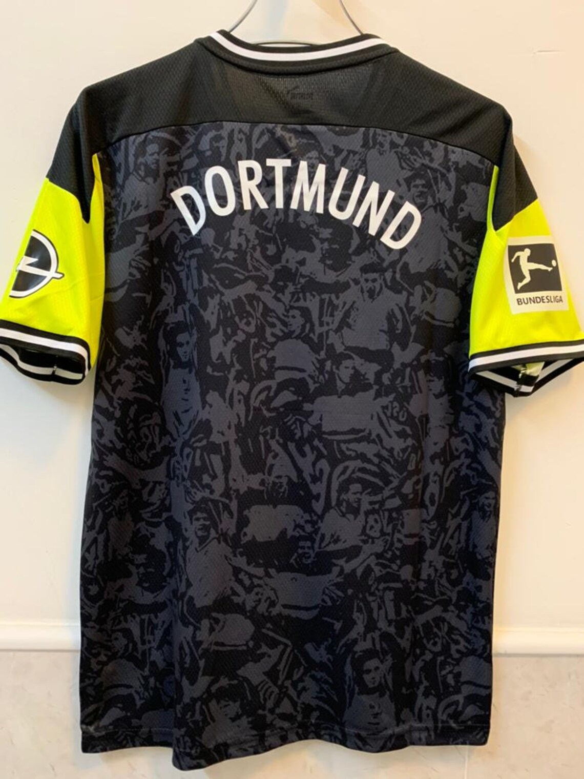 borussia dortmund neon