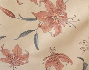 Vacker ljusrosa blommig bomullschintz säljs på metervara