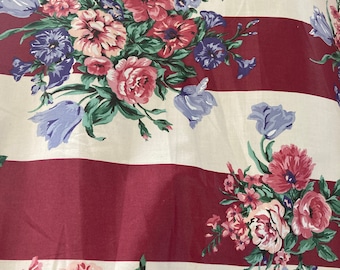 Rayas rojas con estampado floral. Chintz de algodón.
