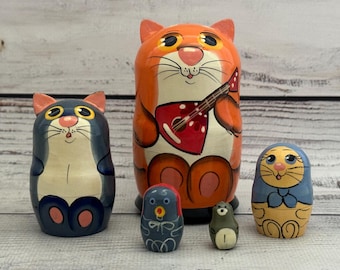 Cats Family Ukrainian Nesting Doll 3.93&#39;&#39; or 10 cm, Kids Doll 5 pieces, Gift for Mom, Kids Gift, Animal Toys, Kids Room Decor, Wood Toy