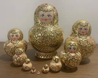 Cute Face Ukrainian Traditional Ornament, Hand Painted Nesting Doll 10 pieces, Ukrainian Doll 6.3'' or 16 cm Wooden Toy Home Decor Kids Gift