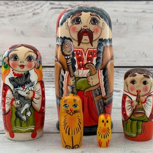Ukrainian Doll Hand Painted Nesting Doll 5 pieces, Ukrainian Family 4.72&#39;&#39; or 12 cm, Wooden Toy, Home Decor, Kids Gift, Kids Room Decor