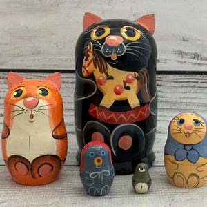 Cats Family Ukrainian Nesting Doll 3.93'' or 10 cm, Kids Doll 5 pieces, Gift for Mom, Kids Gift, Animal Toys, Kids Room Decor, Wood Toy