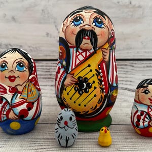 Ukrainian Family Hand Painted Nesting Doll 5 pieces, Ukrainian Doll 3.74'' or 9.5 cm Wooden Toy Home Decor Kids Gift Kids Room Decor