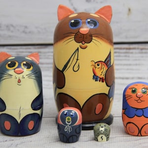 Cats Family Ukrainian Nesting Doll 3.93'' or 10 cm, Kids Doll 5 pieces, Gift for Mom, Kids Gift, Animal Toys, Kids Room Decor, Wood Toy