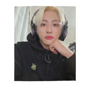 Custom Seonghwa Selfi Photo Blanket, Personalized Park Seonghwa Ateez Velveteen Blanket, Gift for Ateez Atiny and K-Pop Fans #1954