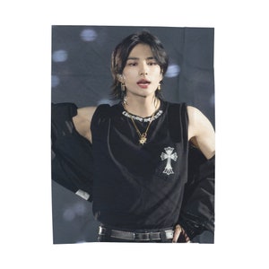 Manta con foto de Hyunjin, manta suave de terciopelo de Stray Kids, regalo personalizado para fans de SKZ Stay y K-Pop, productos de Hwang Hyunjin, productos de SKZoo n.° 2384