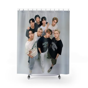 Rideau de douche pour enfants errants, SKZoo Merch, cadeau de fan drôle pour enfants errants, cadeau K-Pop personnalisé, Bang Chan Merch, cadeau de fan drôle SKZ #2470