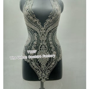 Applique con perline di strass trasparenti argentati super scintillanti sul davanti del corpetto: corpetto per abito da sposa, abito da festa, abito da ballo 2023219