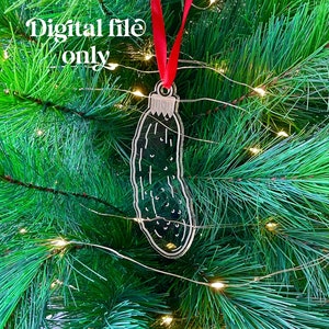 Ornamento sottaceto dell'albero di Natale / Più difficile da trovare! - SVG progettato per Glowforge e Laser