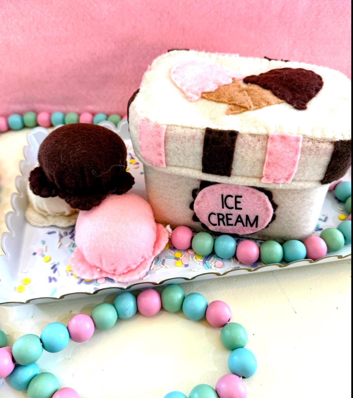 フェルト製アイスクリームカートン（3スクープ入り） - ごっこ遊びの