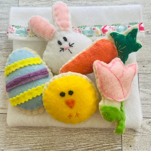 Easter Felt sugar cookies with storage bag  , pretend play food , holiday decor,felt food ,felt cookies ,soft play food ,pretend play food