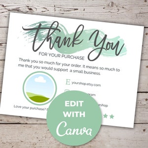 Puede incluir: Tarjeta de agradecimiento con un fondo de acuarela verde. La tarjeta dice "Gracias" en una fuente de escritura a mano y "Por su compra". La tarjeta también incluye un círculo verde con el texto "Editar con Canva" y un círculo verde con una escena de paisaje.