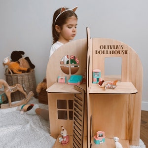 Casa de muñecas de madera, regalo personalizado para niños pequeños, casa de juguetes ecológica, juguete de madera personalizado, juguetes de madera hechos a mano Montessori, Halloween